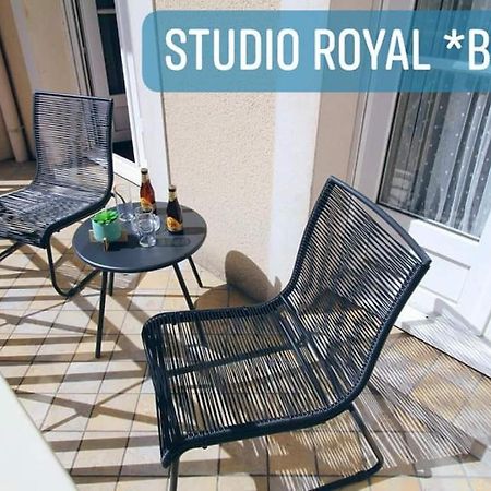 Studio Royal By Beds4Wanderlust - Place Du Marche Avec Parking Prive Fontainebleau Eksteriør bilde