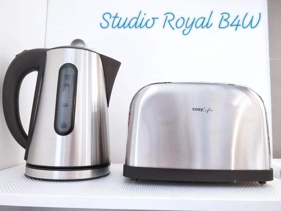 Studio Royal By Beds4Wanderlust - Place Du Marche Avec Parking Prive Fontainebleau Rom bilde