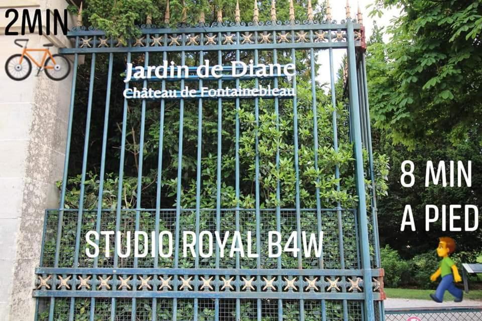 Studio Royal By Beds4Wanderlust - Place Du Marche Avec Parking Prive Fontainebleau Rom bilde