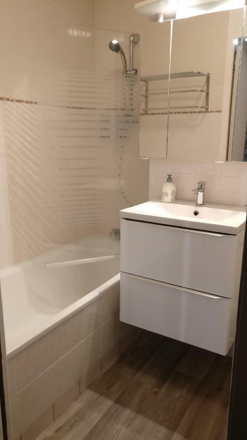 Studio Royal By Beds4Wanderlust - Place Du Marche Avec Parking Prive Fontainebleau Eksteriør bilde