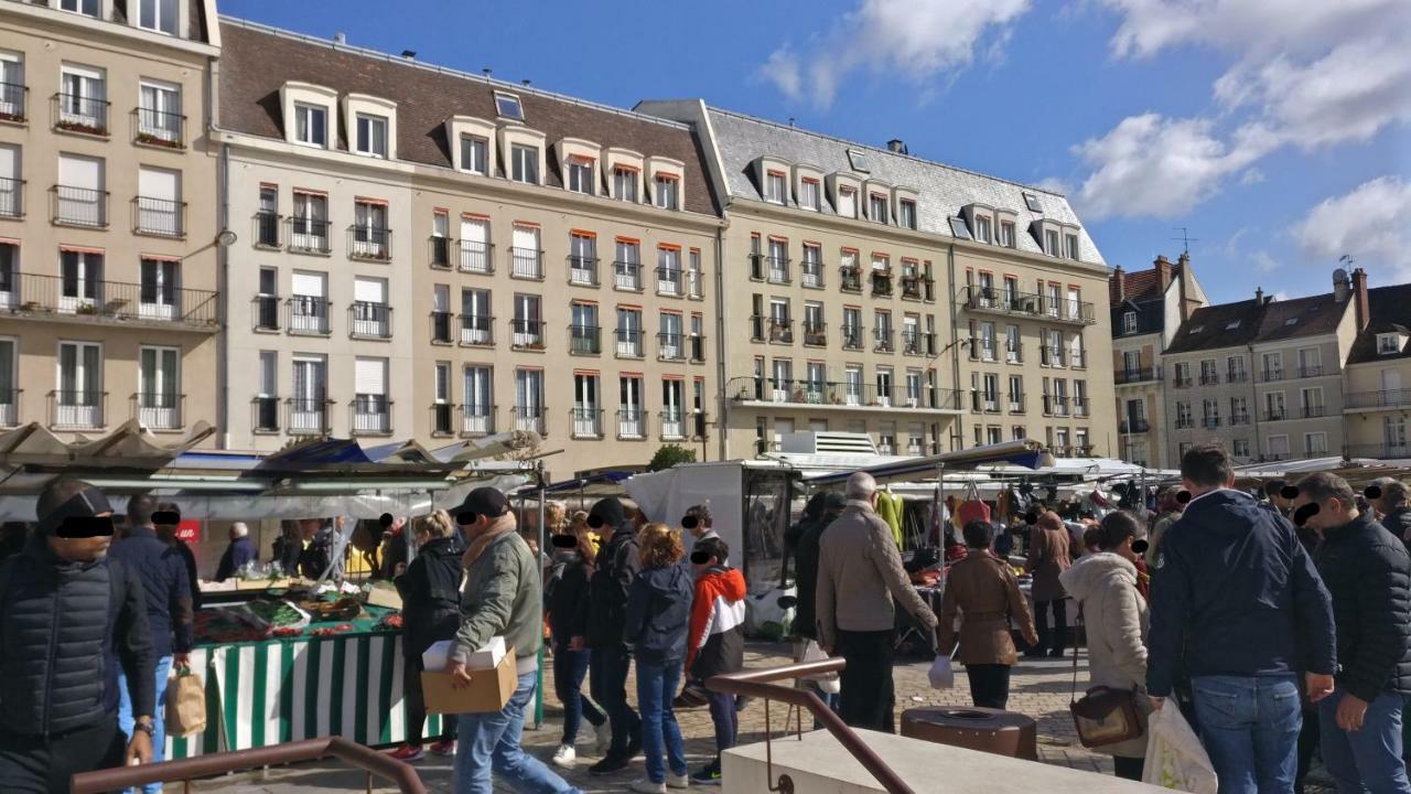 Studio Royal By Beds4Wanderlust - Place Du Marche Avec Parking Prive Fontainebleau Eksteriør bilde